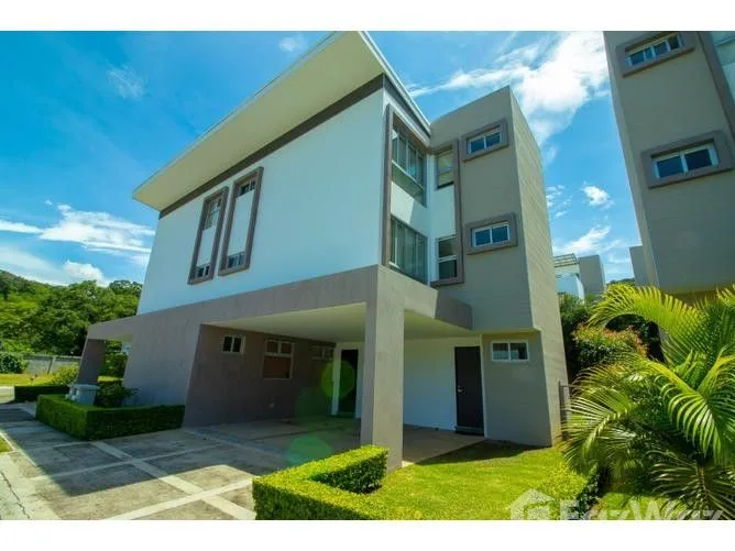 3 Bedroom House for Sale in Santa Ana, San Jose for $360,000