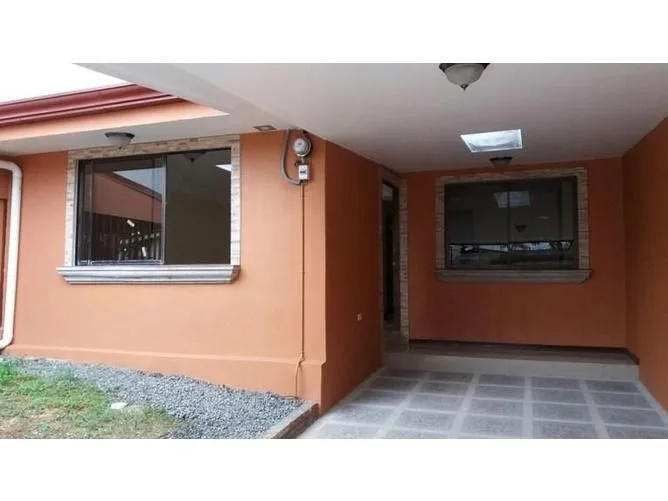 3 Bedroom House for Sale in Desamparados, San Jose for $140,000