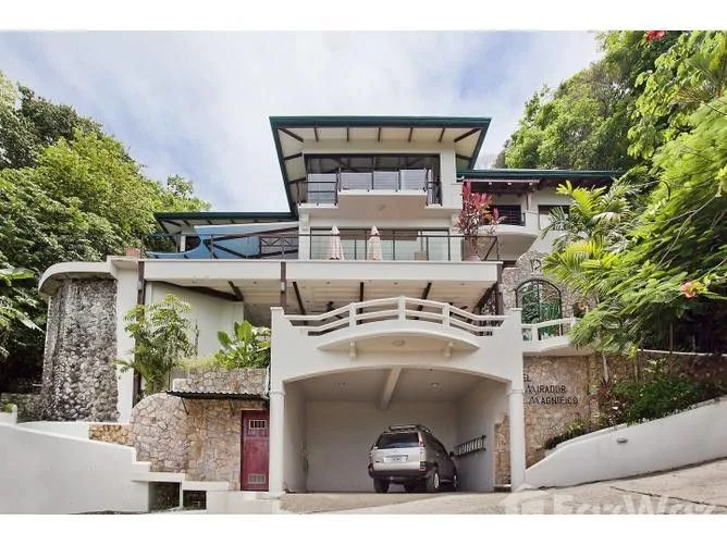 6 Bedroom House for Sale at Quepos for $1,350,000