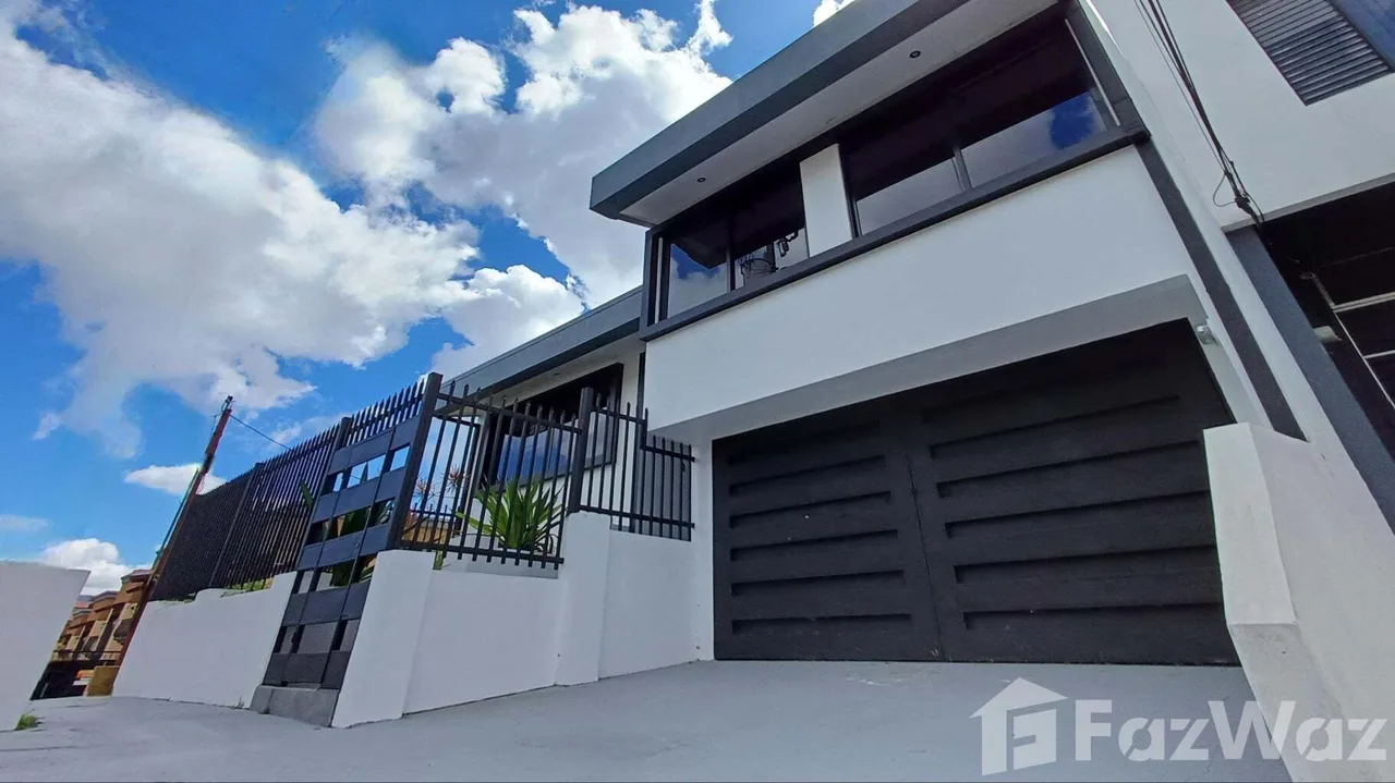 4 Bedroom House for Sale in Curridabat, San Jose for $295,000