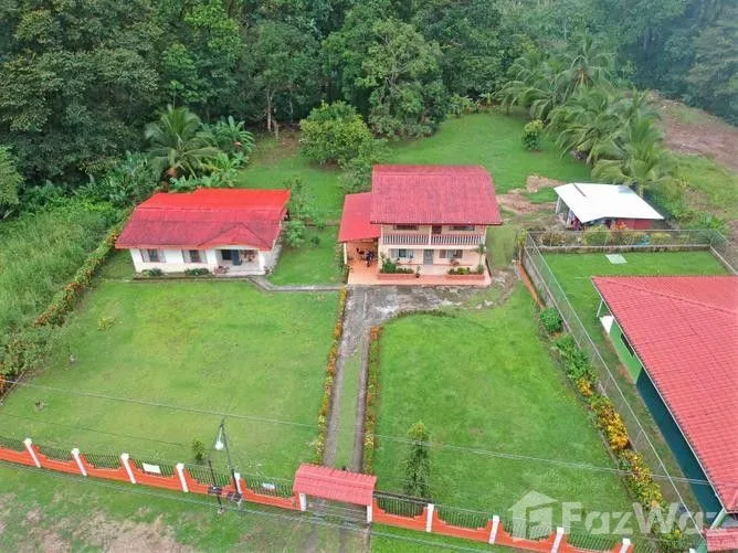 7 Bedroom House for Sale in Golfito, Puntarenas for $240,000