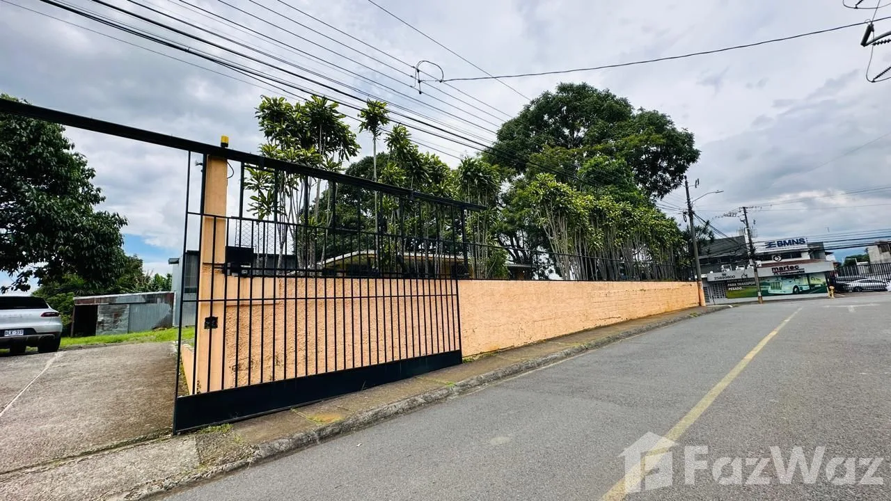 Retail space for Rent at Belén for $4,700/mo