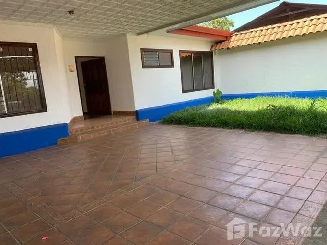 3 Bedroom House for Sale in Flores, Heredia for $180,471