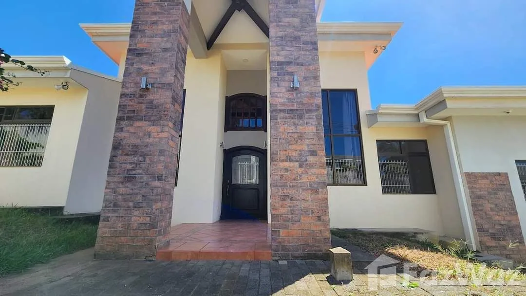 4 Bedroom House for Sale in Belen, Heredia for $374,000