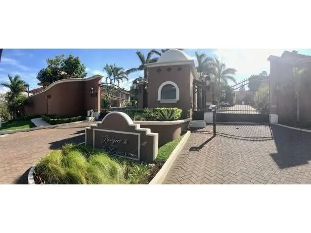 3 Bedroom Townhouse for Sale in Escazu, San Jose for $285,000