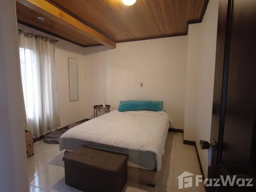 6 Bedroom House for Sale in Santo Domingo, Heredia for $290,000 — photo 3