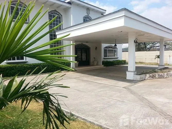 4 Bedroom House for Sale in Santa Ana, San Jose for $595,000