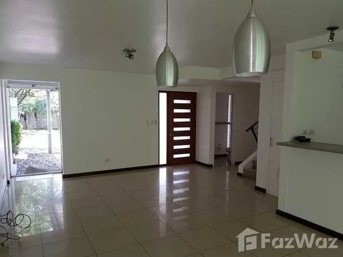 3 Bedroom House for Sale in Mora, San Jose for $155,000