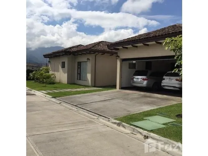 5 Bedroom Apartment for Sale at Condominium For Sale in Pozos for $870,000