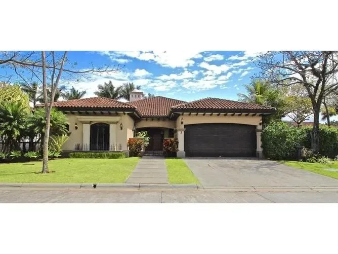 3 Bedroom House for Sale in Santa Ana, San Jose for $549,990