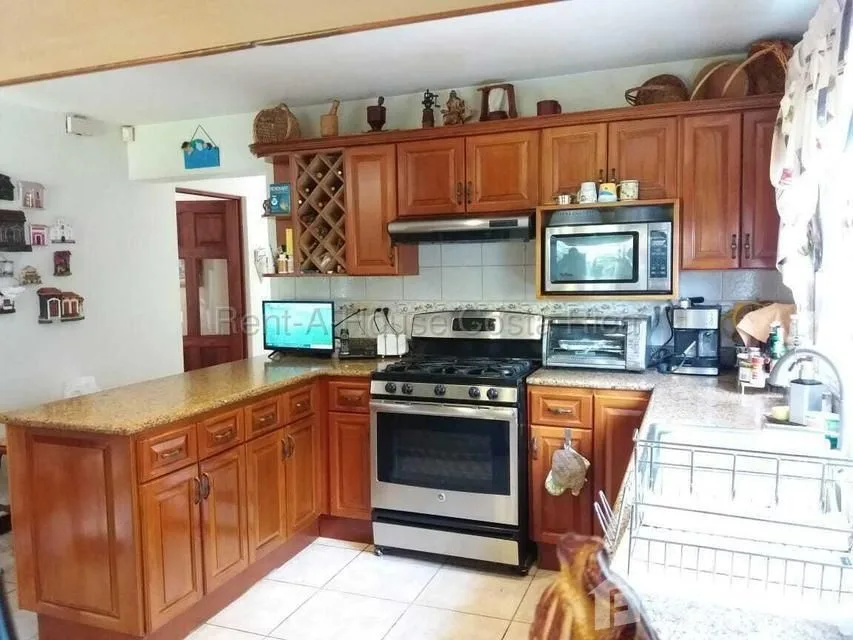 3 Bedroom House for Sale at Santa Ana for $875,000 — photo 2