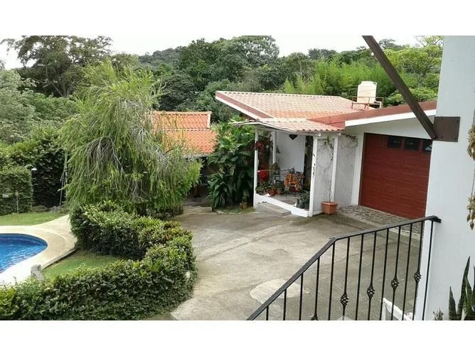 5 Bedroom House for Sale in Mora, San Jose for $750,000