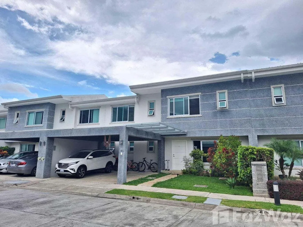 4 Bedroom House for Sale at Santa Ana for $385,000