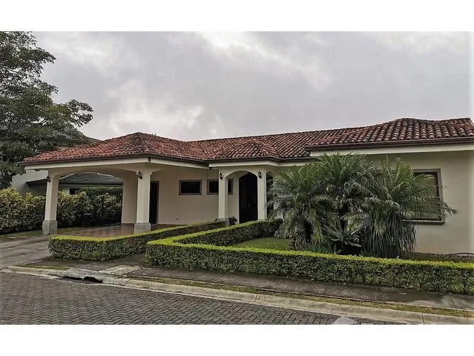 3 Bedroom House for Sale in Mora, San Jose for $329,000
