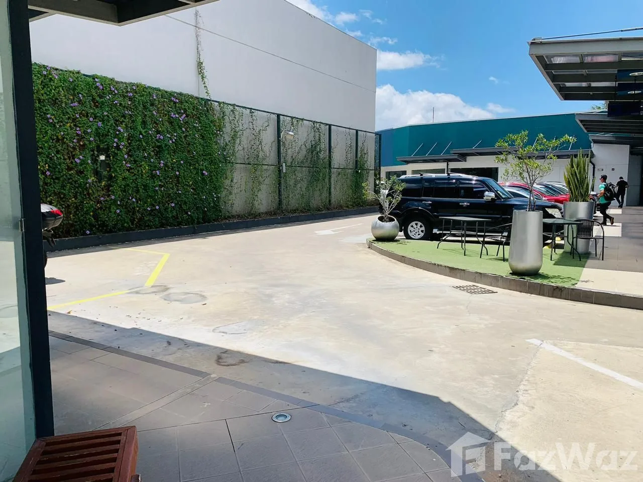 Retail space for Rent at San Francisco de Dos Ríos for $5,916/mo