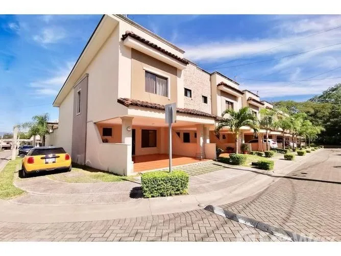3 Bedroom Apartment for Sale at Santa Ana for $215,000