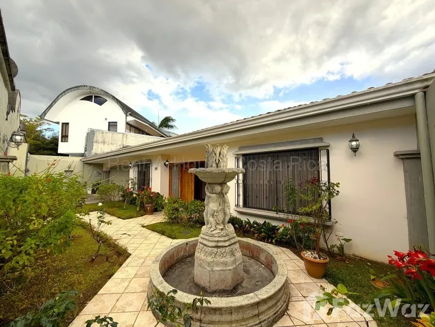 4 Bedroom House for Sale at Granadilla de Curridabat for $700,000