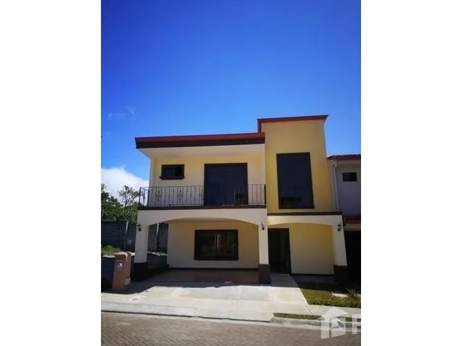 3 Bedroom Townhouse for Sale in Heredia, Heredia for $215,000