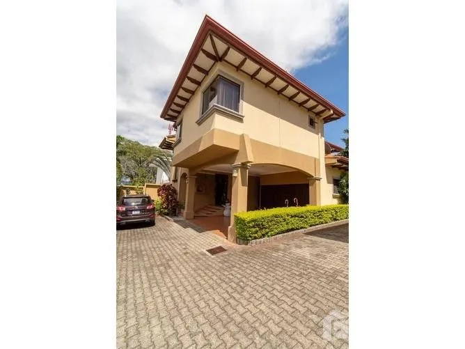 4 Bedroom House for Sale in Escazu, San Jose for $399,000