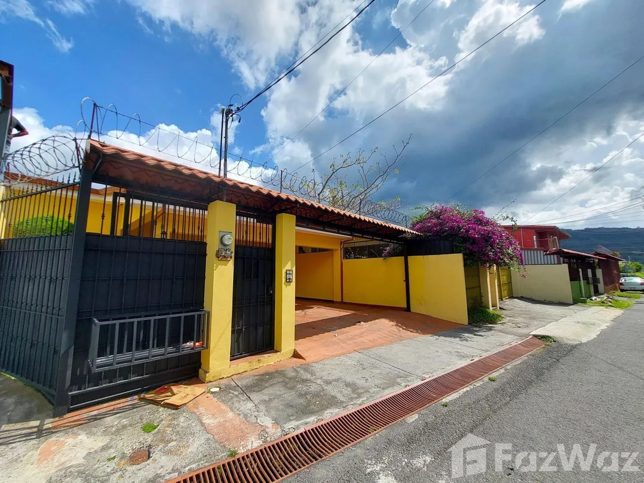 4 Bedroom House for Sale in Escazu, San Jose for $250,000