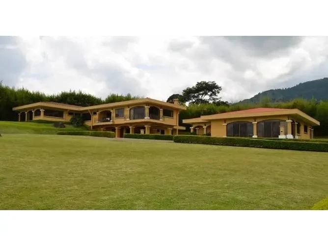 4 Bedroom House for Sale in Escazu, San Jose for $1,300,000