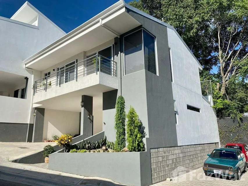 3 Bedroom House for Sale in Santa Ana, San Jose for $259,000