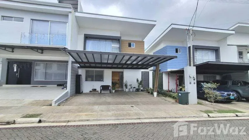 4 Bedroom House for Sale at Lomas de Ayarco for $273,500