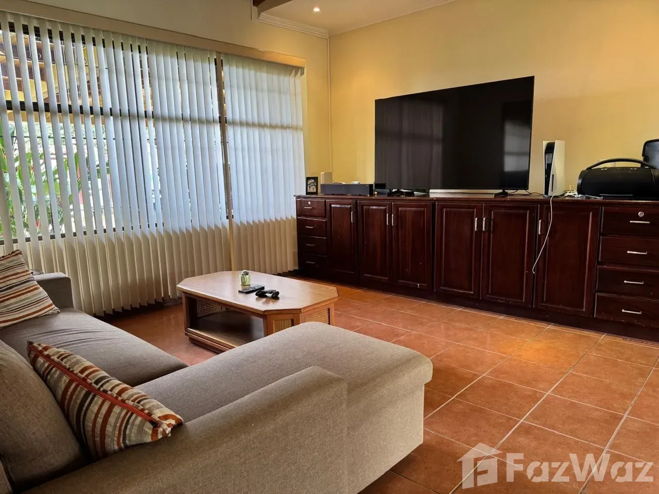 6 Bedroom House for Sale at Condominium For Sale in San José for $1,430 — photo 3