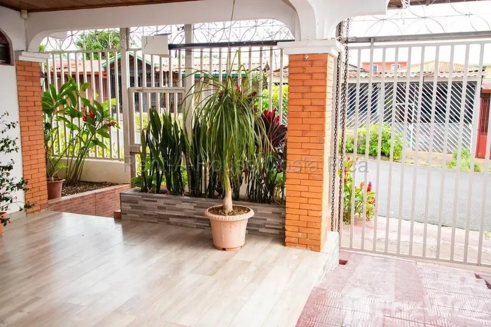 4 Bedroom House for Sale at Tambor of Alajuela for $196,000