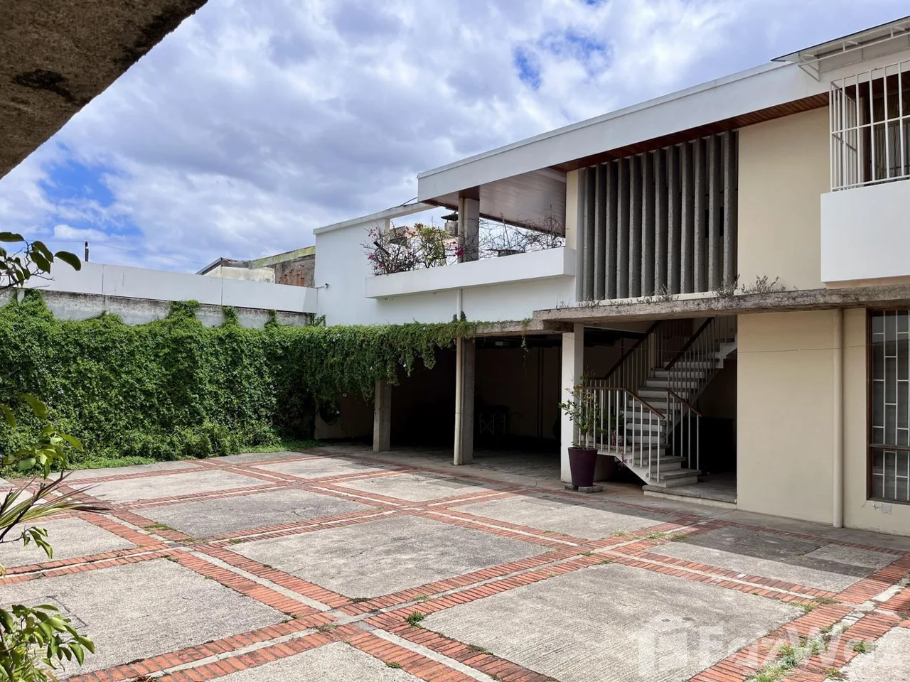 14 Bedroom House for Sale in Montes De Oca, San Jose for $1,400,000 — photo 2