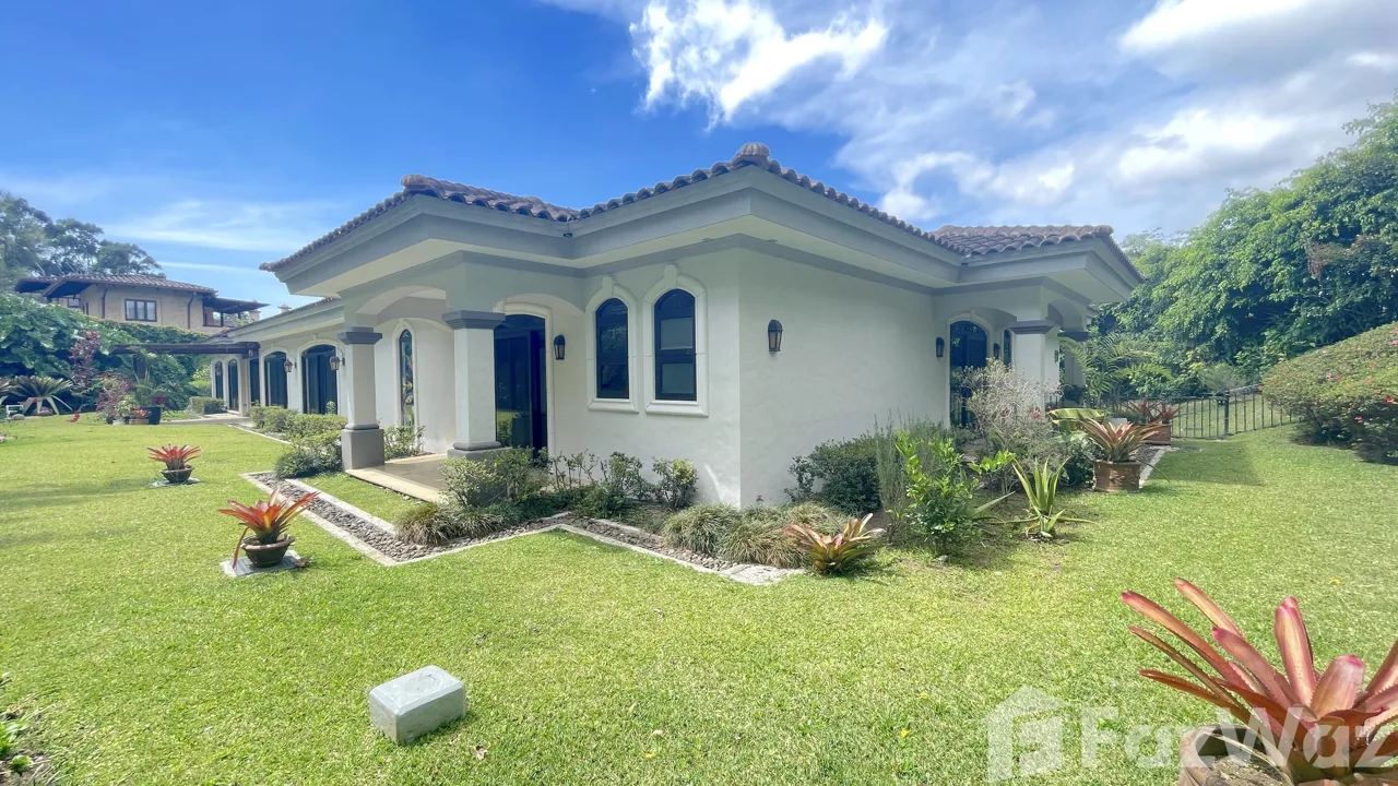 4 Bedroom House for Sale in Curridabat, San Jose for $1,260,000