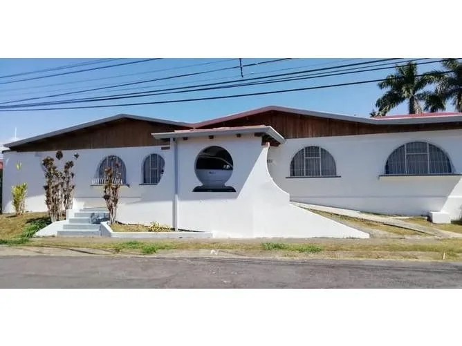 3 Bedroom House for Sale in Goicoechea, San Jose for $285,000