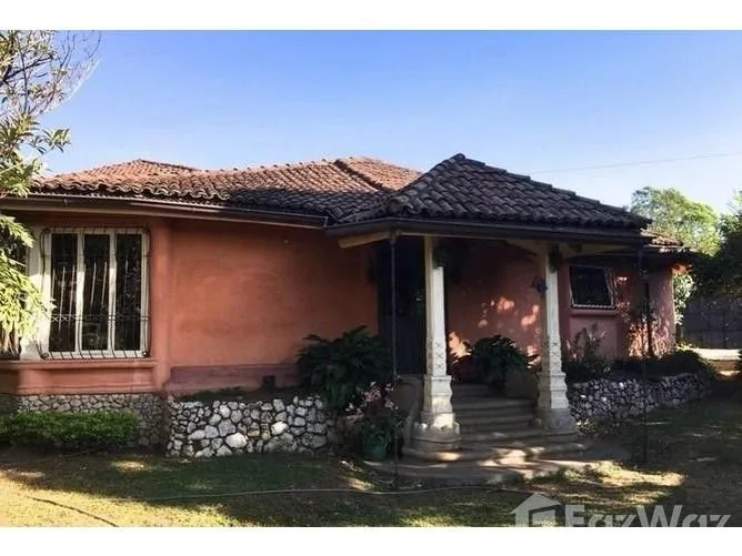 4 Bedroom House for Sale in Flores, Heredia for $2,000,000
