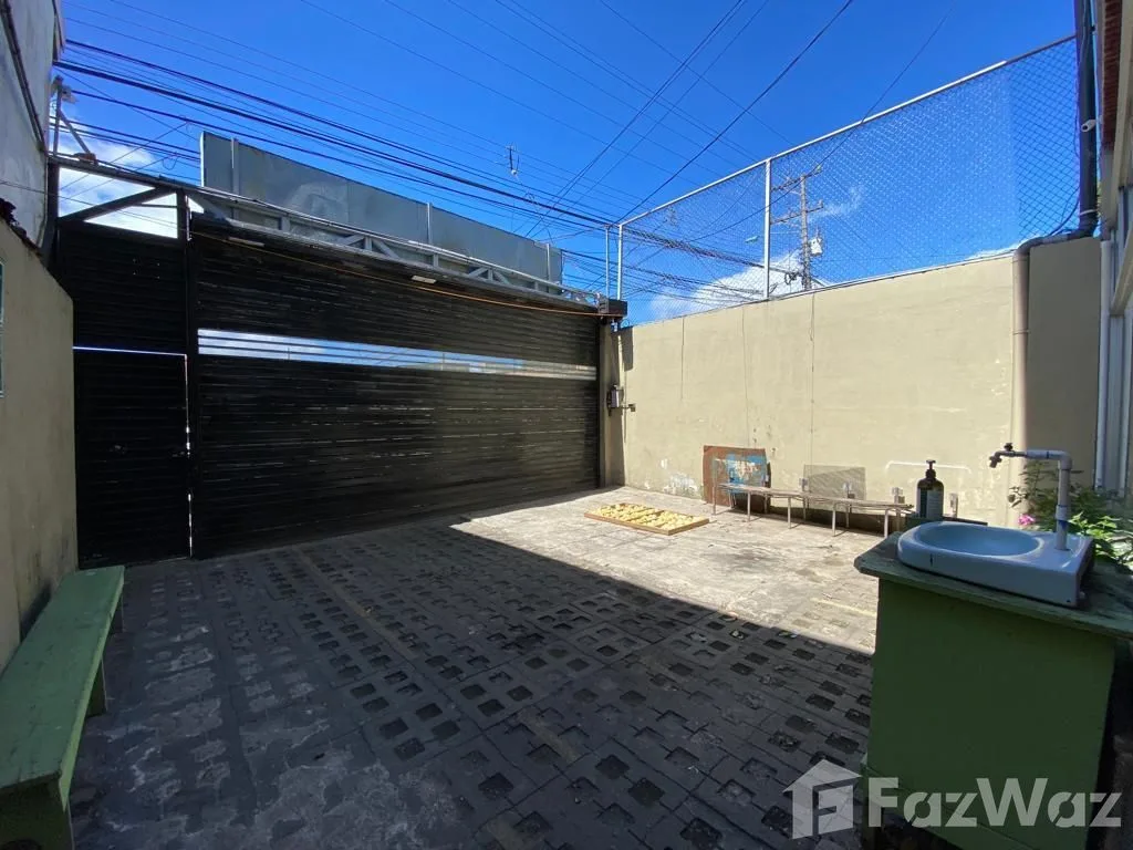 4 Bedroom House for Sale at Los Angeles San Rafael for $400,000