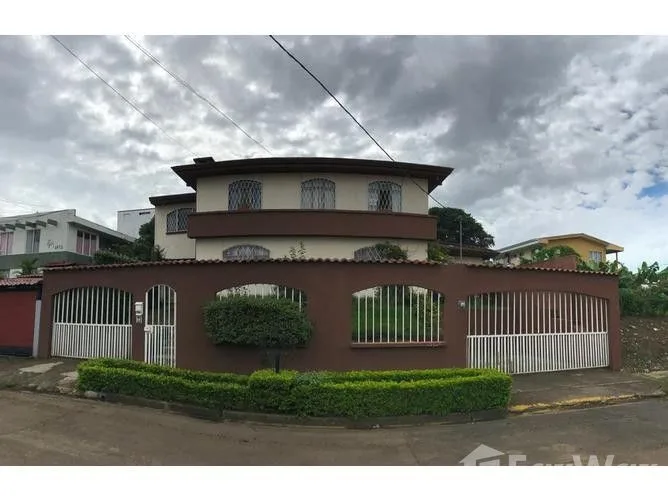 6 Bedroom House for Sale in Goicoechea, San Jose for $550,000
