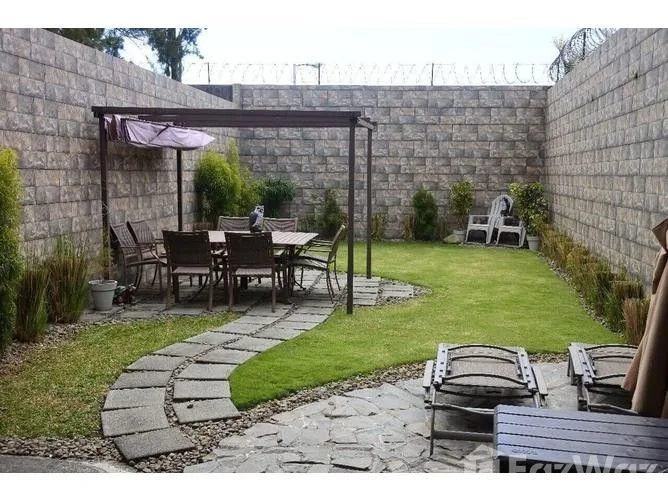 3 Bedroom House for Sale in Curridabat, San Jose for $285,000
