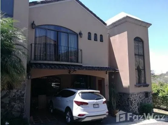 3 Bedroom House for Sale at Santa Ana for $230,000