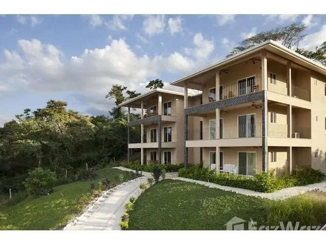 2 Bedroom Apartment for Sale at Playa Real for $189,999