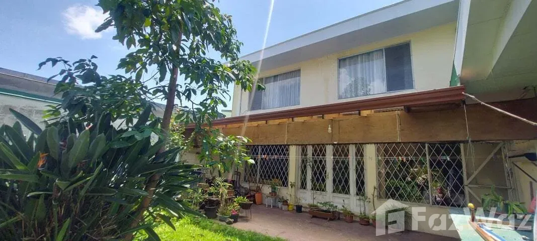 6 Bedroom House for Sale at Montes de Oca for $310,000