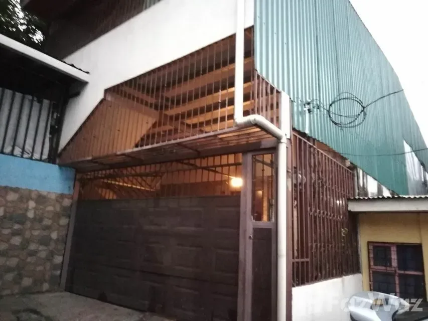 5 Bedroom House for Sale in Alajuelita, San Jose for $97,000