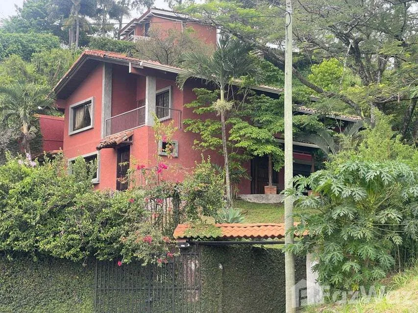 4 Bedroom House for Sale in Mora, San Jose for $270,000