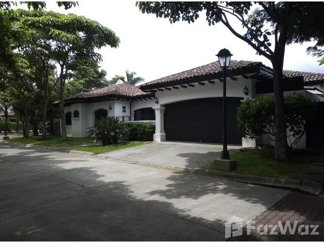5 Bedroom House for Sale in Santa Ana, San Jose for $550,000