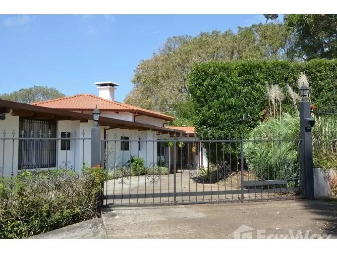 3 Bedroom House for Sale in San Isidro, Heredia for $330,000