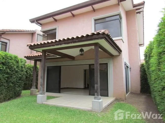 3 Bedroom House for Sale at Santa Ana Centro for $280,000