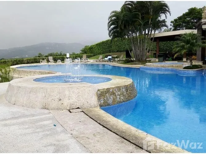 2 Bedroom Apartment for Sale at Santa Ana for $1,200