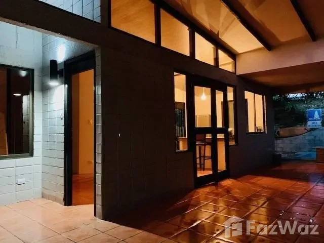 4 Bedroom House for Sale at Liberia for $150,000