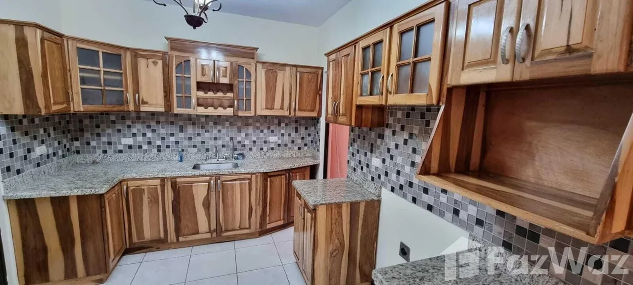 5 Bedroom House for Sale at Hatillo for $180,000 — photo 2
