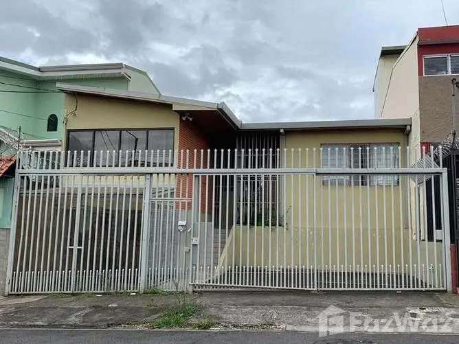 3 Bedroom House for Sale in Desamparados, San Jose for $121,038
