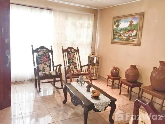 3 Bedroom House for Sale in Mora, San Jose for $210,526