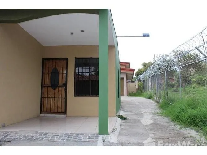6 Bedroom House for Sale in San Pablo, Heredia for $308,436